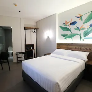 https://u-hotels-makati.angeleshotels.net